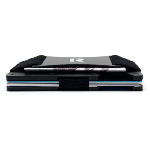 Billetera Ragnak Blacky con correa acostada