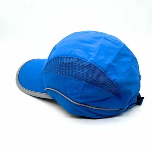 Gorra running azul de atrás